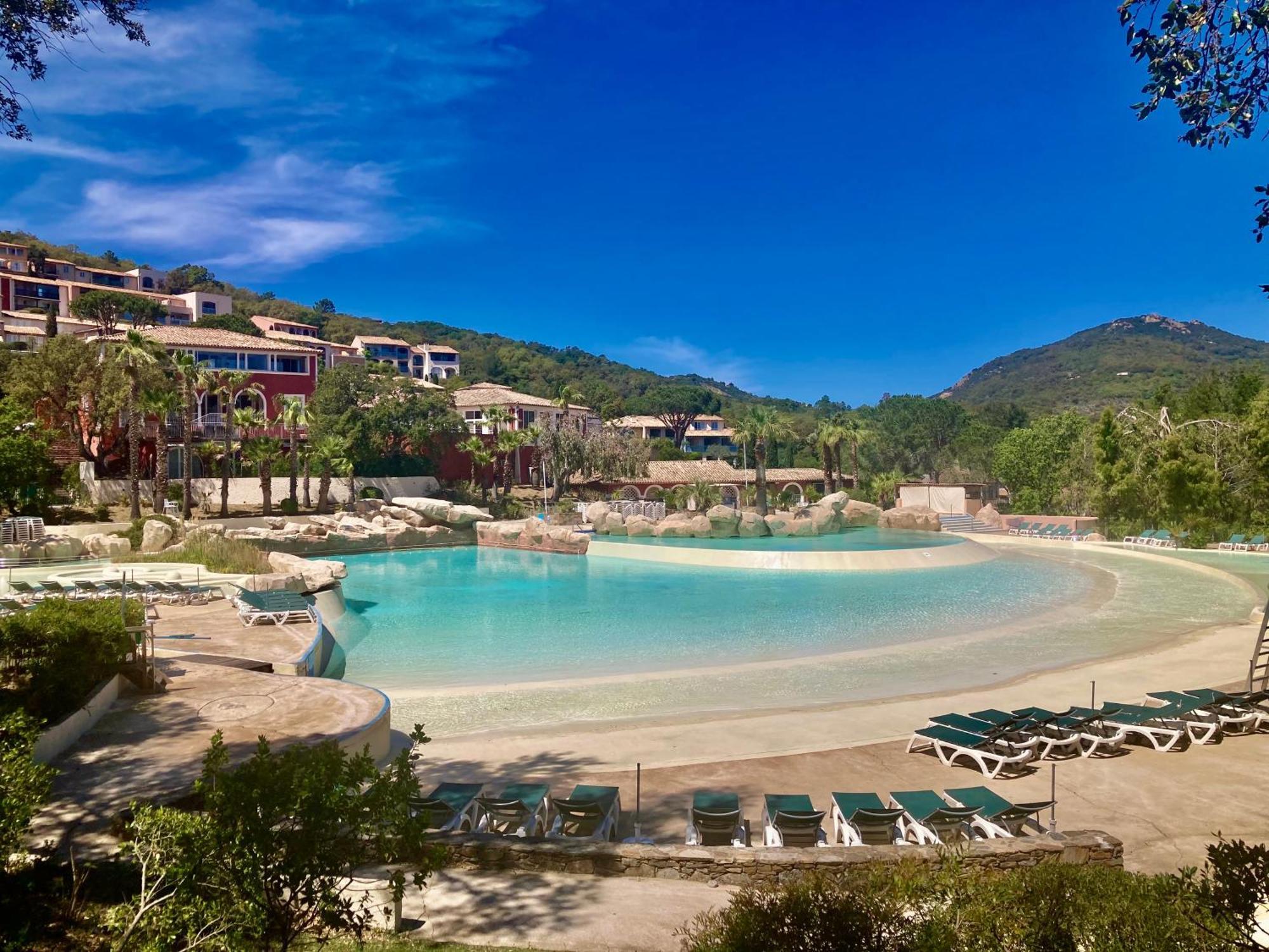Les Restanques Vue Mer Pressoir 3131 Grimaud Exterior foto